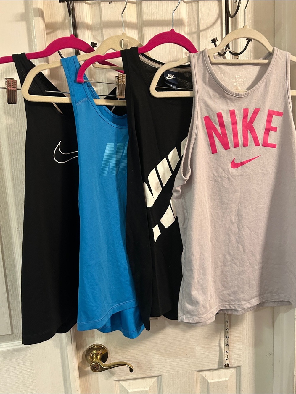 Huge Nike lot !! Tops / leggings & bag